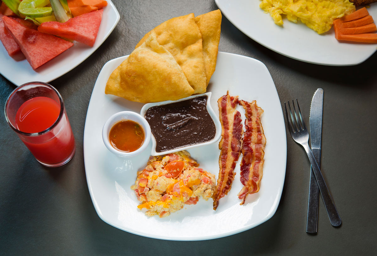 Belizean scrambled eggs breakfast at Hotel de la Fuente.